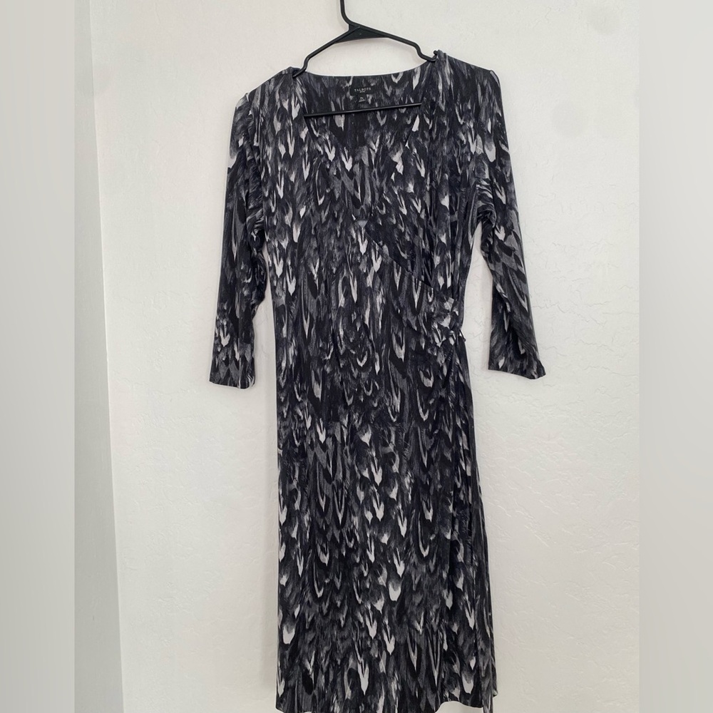 Talbots Wrap Dress Women Medium Petite Feather Print Black/Gray Career Dress